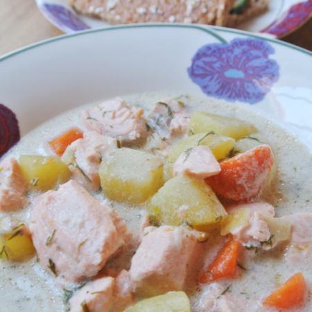 Lohikeitto ja kauraruudut