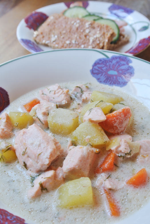 Lohikeitto ja kauraruudut