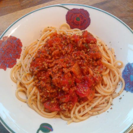 Spagettia ja pizzakastiketta