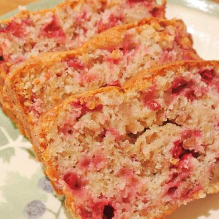 Pekaani-puolukkakakku