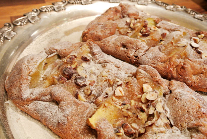 Pähkinäinen päärynäpiparipiiras