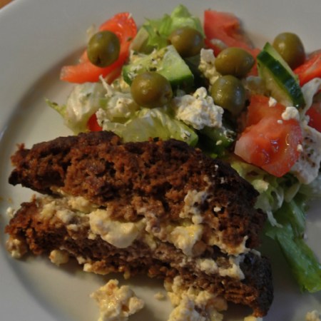 Lihamureke kreikkalainen salaatti