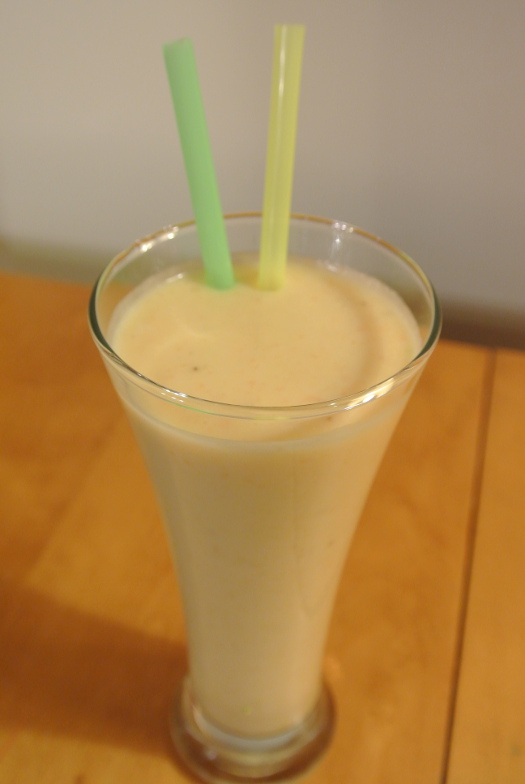 Banaani_ananas_meloni_juoma