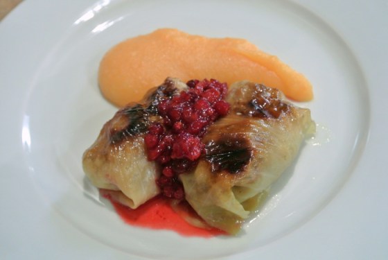 kaalikaaryleet_puolukkasurvos_porkkana_perunapyre