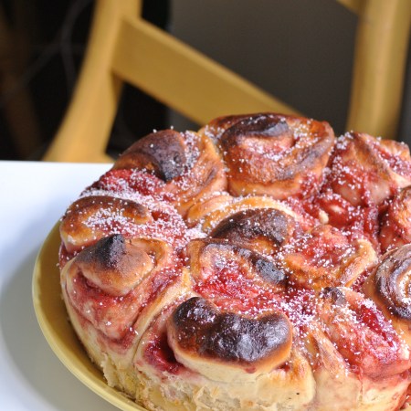 Kattilalaakso ruokablogin mansikka-raparperi bostonkakku