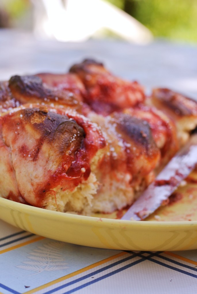 mansikkaraparperi bostonkakku