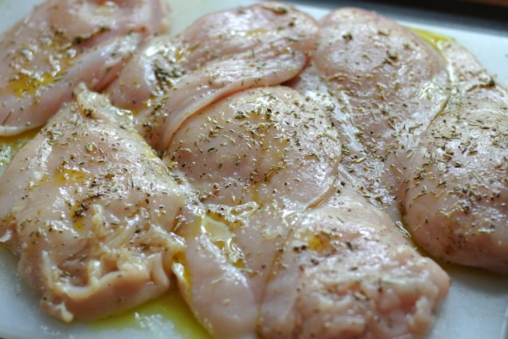 Broilerin fileet yrttimaustettuna avokadoöljyllä