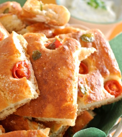 tomaattifocaccia ja oreganotuorejuusto