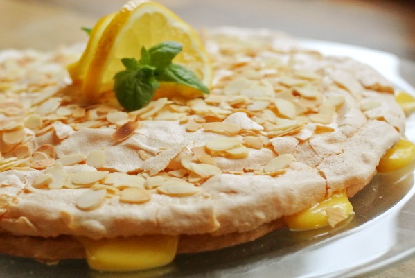 Sitruuna-marenkitorttu