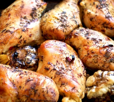 Tulinen uunibroileri chilillä ja valkosipulilla