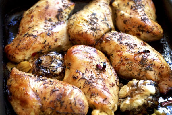 Tulinen uunibroileri chilillä ja valkosipulilla