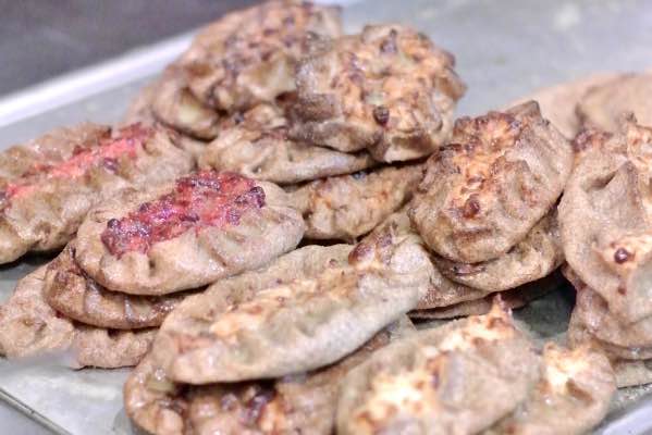 Karjalanpiirakat paistettuna