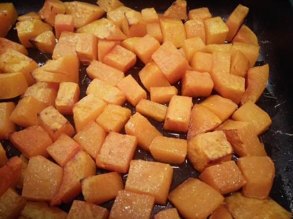 paahdettuja_myskikurpitsalohkoja